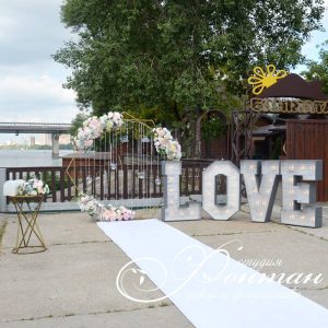 Многогранная свадебная арка Киев